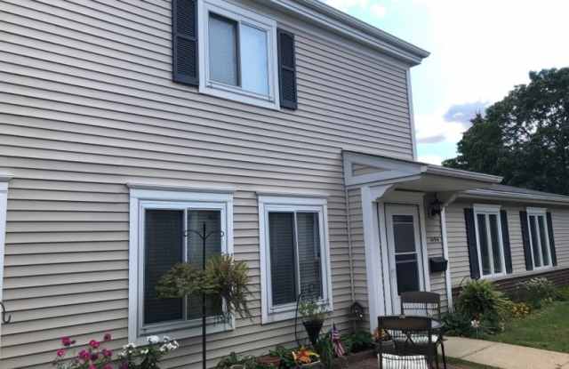 1494 Quaker Lane Gallery 3