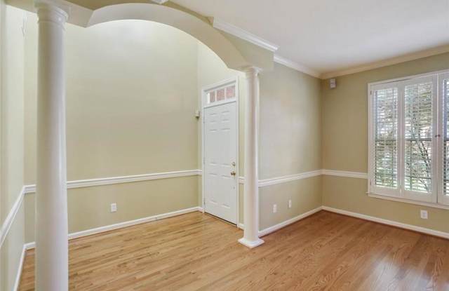 1160 Brookhaven Glen NE Gallery 3
