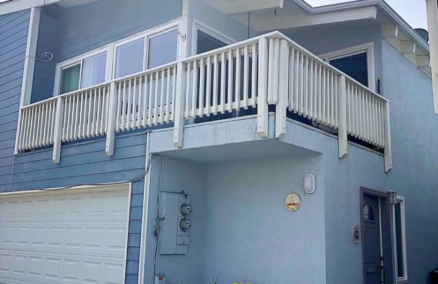 425 East Bay Avenue - 425 East Bay Avenue, Newport Beach, CA 92661