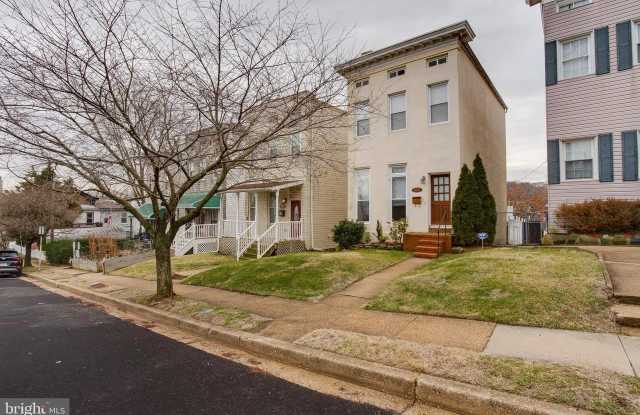 2007 Girard Ave - 2007 Girard Avenue, Baltimore, MD 21211