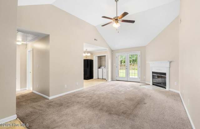 1760 Tamarind Way Gallery 3