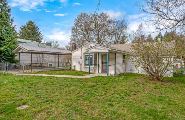 Central CDA rancher 2 bed 1 bath with 2 car detached shop photos photos