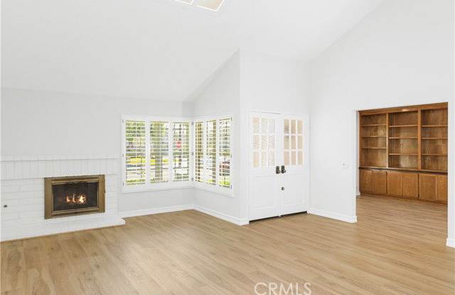 126 East Yale Loop Gallery 1