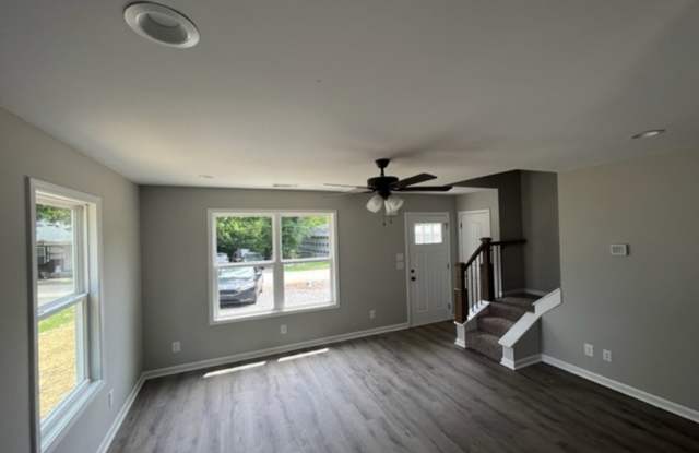 Single Family Home - Available and Move-In Ready! Gallery 4