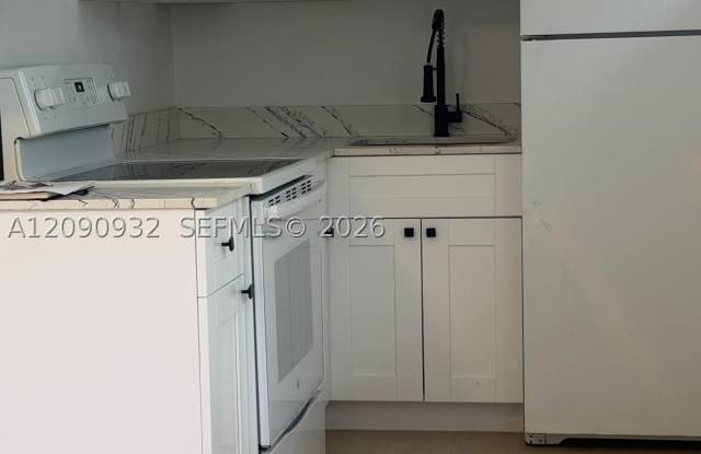7535 NE 2nd Ct Gallery 2