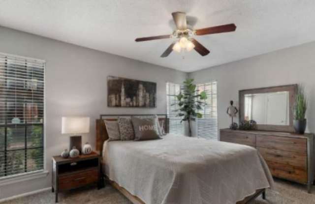 7972 Pipers Creek St Gallery 2