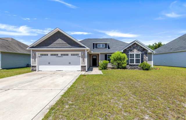 4 bedroom in Sneads Ferry with Fenced Yard - 220 Sailor Street, Onslow County, NC 28460