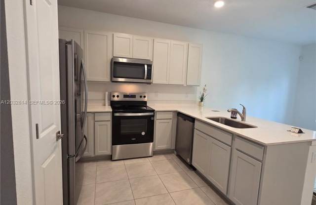 4860 Dillion Street 4860, Lake Worth, FL 33463 - 4000 Gallery 4