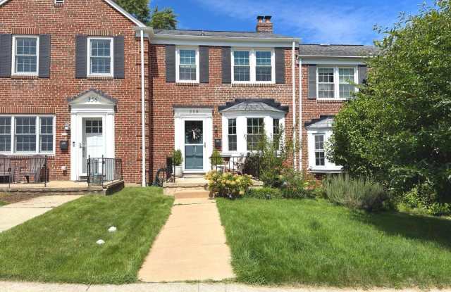 Beautiful 3-bedroom, 2-full-bath townhome in desirable Rodgers Forge! photos photos