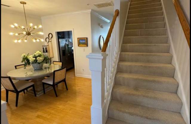 1156 Hampton Gardens Lane Gallery 3