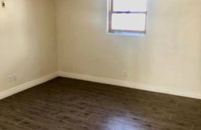 15 E 13TH Street Gallery 4