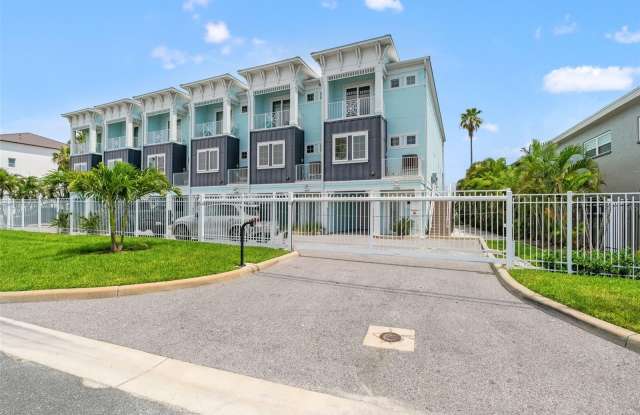 11715 1st Street East Gallery 4