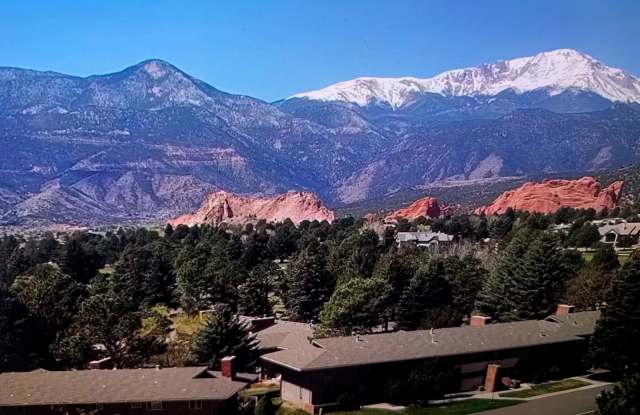 2 Bedroom Townhome in Kissing Camels with Golf Course views!! Gallery 3