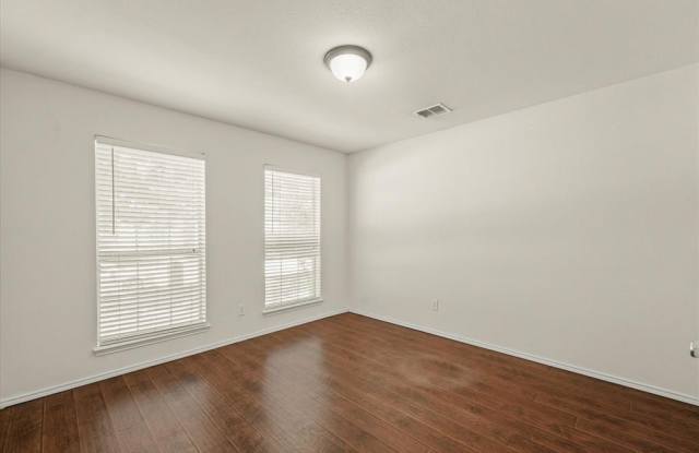 5909 Calloway Drive Gallery 3