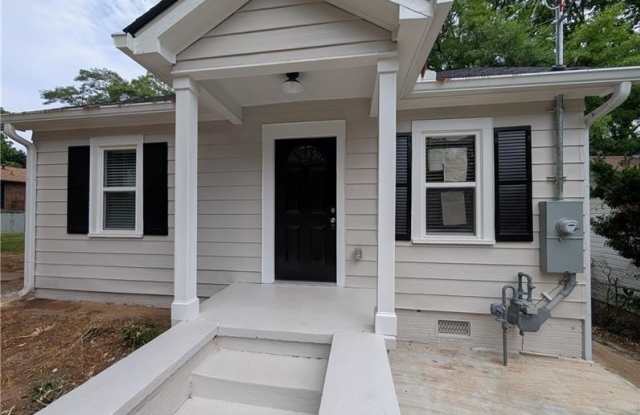 1377 Pine Avenue Gallery 2