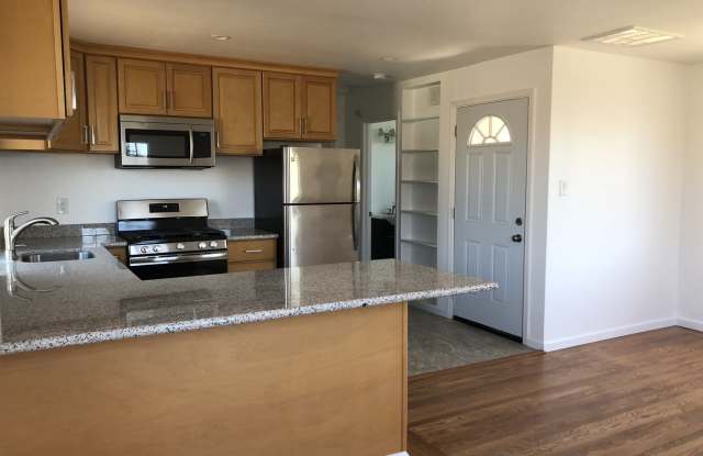 2-Bedroom Richmond Home with Laundry Machines Included! - 335 39th Street, Richmond, CA 94805