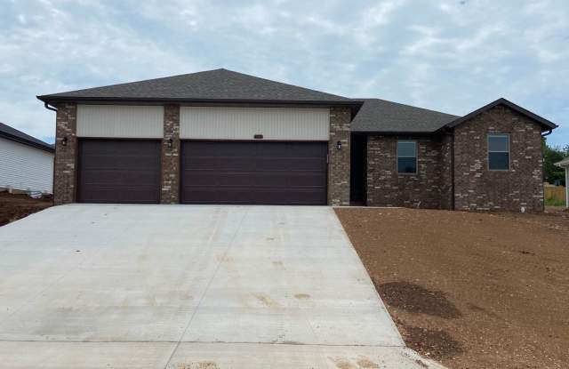 Comfortable four-bedroom home. photos photos