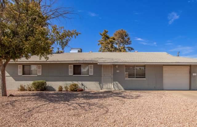 REMODELED 3 BEDROOM, 2 BATH TEMPE HOME WITH PEBBLE-TECH POOL! - 312 East Hermosa Drive, Tempe, AZ 85282