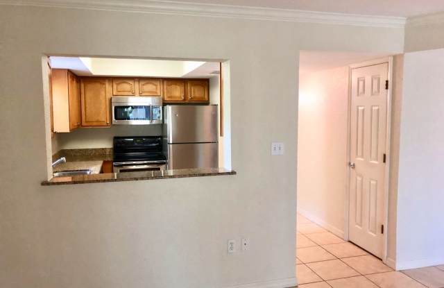 Two Bed/Two Bath Conveniently Located in Park View Condominiums, Close to Downtown Sarasota Gallery 3