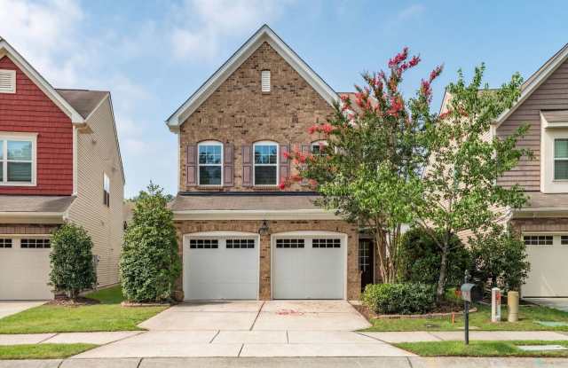 Charming 3BR Home with Loft, Fenced Yard & Community Pool photos photos