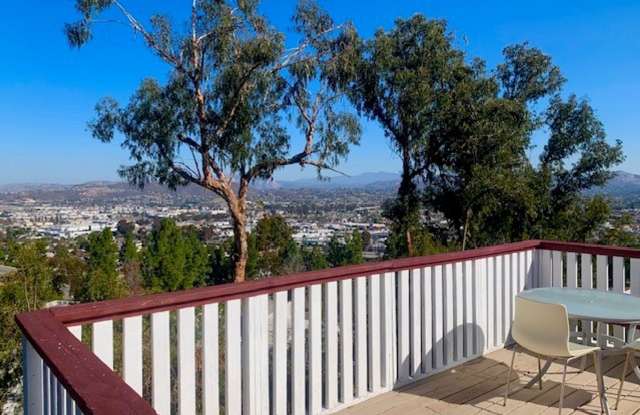 Fletcher Hills Studio with Amazing View! photos photos Fletcher Hills Studio with Amazing View! photos photos
