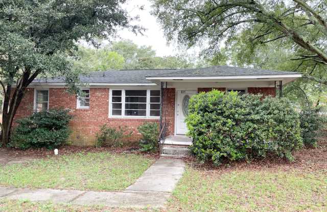 331 Woodberry Rd - 331 Woodberry Road, Oak Grove, SC 29170