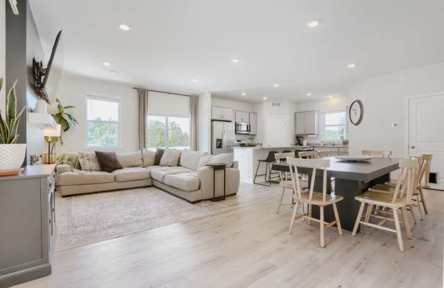 12718 Erskin Street Northeast Gallery 2