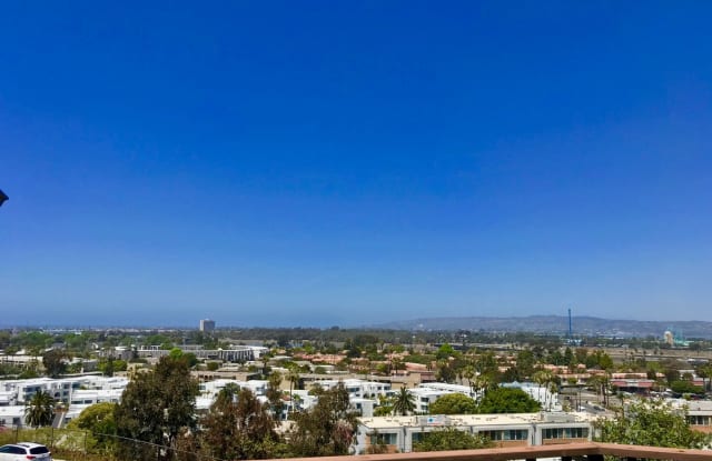 Large 2BR/2BA Condo with Ocean/Bay Views - 3831 Nipoma Place, San Diego, CA 92106