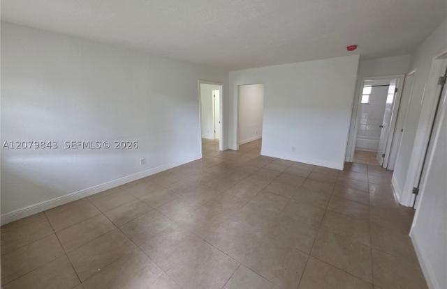 2736 NW 15th Ct Gallery 2
