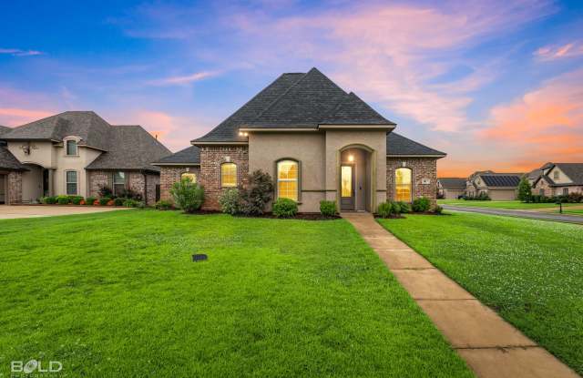 Check Out this 3 bed 2 bath in Dogwood South! photos photos