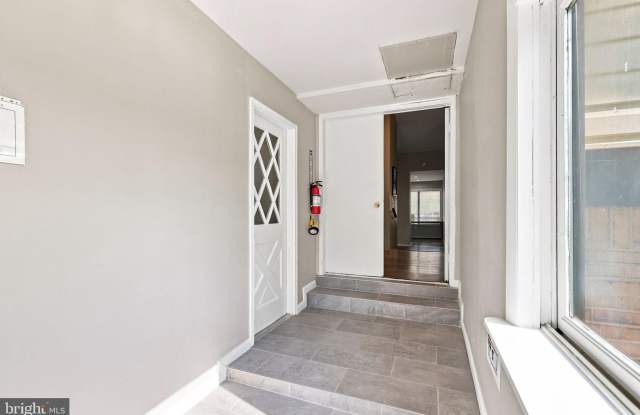 109 BISCAYNE Court Gallery 4