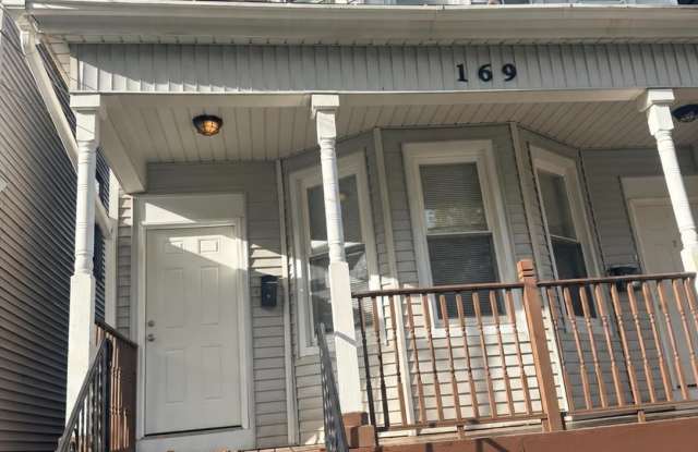 169 WINFIELD AVE Gallery 1
