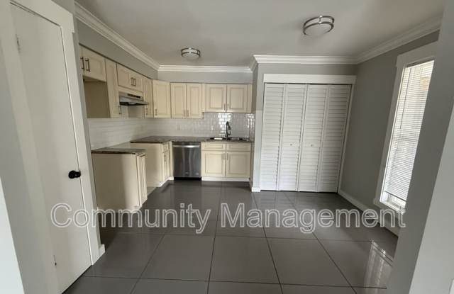 12320 Warfield Ave photos photos