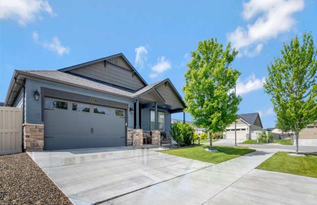 3 - Bedroom Meridian home on corner lot!! - 2057 East Melwood Street, Meridian, ID 83642