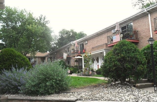 636 Godwin Avenue - 636 Godwin Ave, Midland Park, NJ 07432