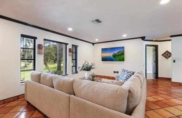 2077 RACIMO Drive Gallery 2