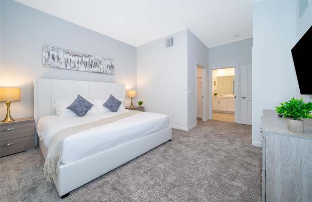 8899 CABOT CLIFFS Drive Gallery 3