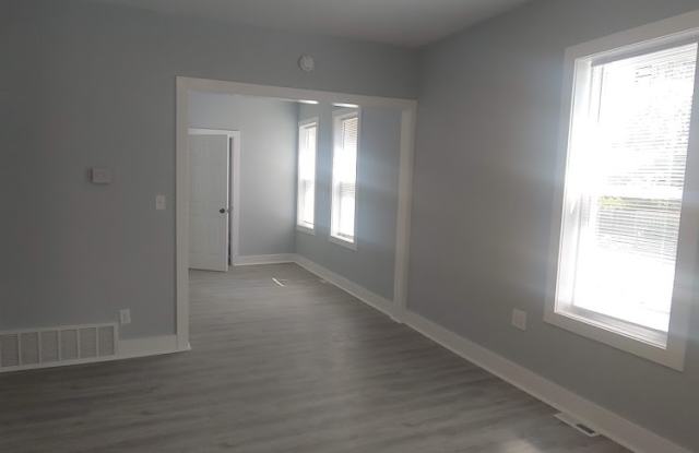 812 East Burleigh Street - 1 photos photos