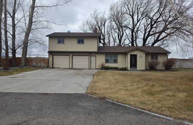 LEASE TAKEOVER: 3 bed, 2 bath Single Family home out by Hibbard photos photos