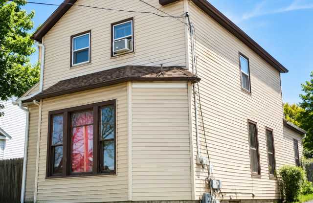 218 N West Ave photos photos