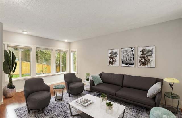 3Bd/1.5Ba Redmond Condo Gallery 4