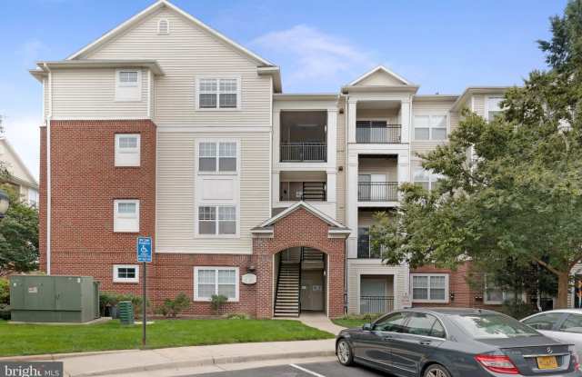 12929 CENTRE PARK Circle - 12929 Centre Park Circle, McNair, VA 20171