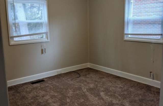 3 bed, 1 bath Home- Available August 2027! Gallery 3