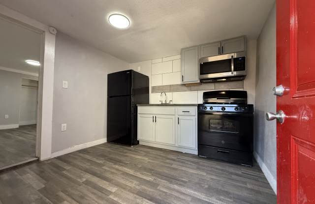 656 Riverside Dr photos photos