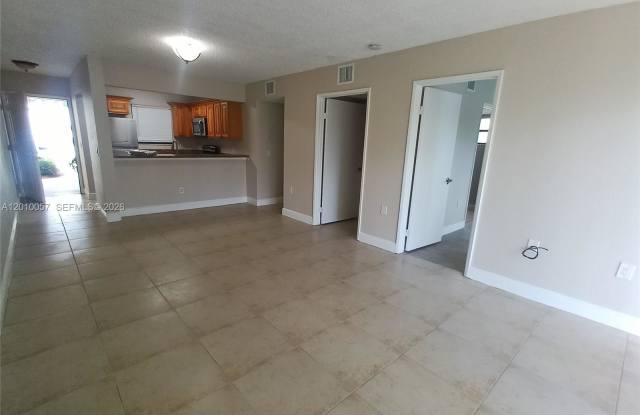 180 South Cypress Road Gallery 3