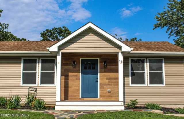 18 Arlyn Drive Gallery 2