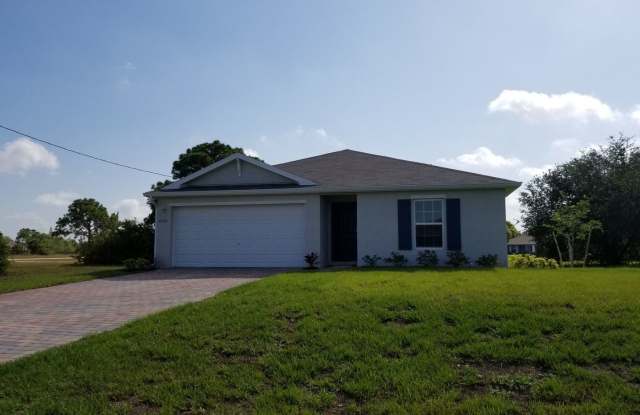 4209 NE 22nd Ave - 4209 Northeast 22nd Avenue, Cape Coral, FL 33909