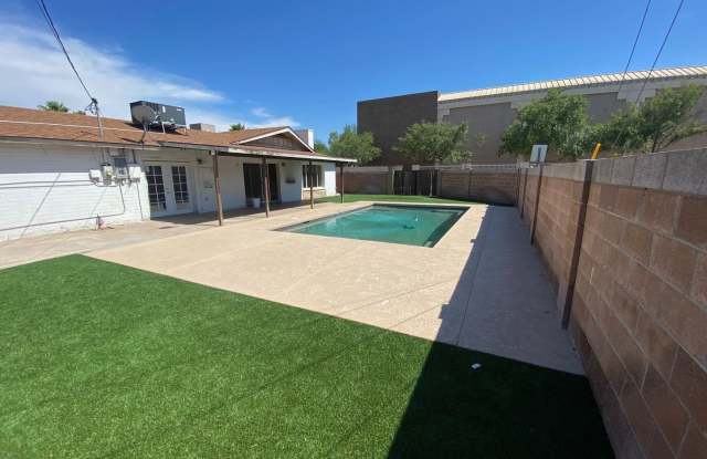 5 Bedroom 3 Bath home close to ASU - POOL AND TURF BACKYARD photos photos