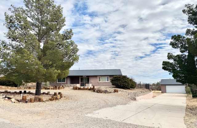 3BR/2BA/2CG, with DOG RUN 2310 sq.ft. rental in Sierra Vista, AZ photos photos