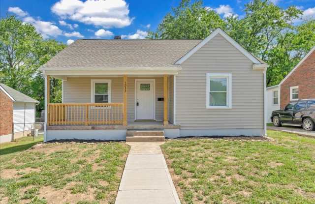 Updated 2 bedroom 1 bath with hardwood floors. - 1033 Hunt Avenue Northwest, Roanoke, VA 24012 Updated 2 bedroom 1 bath with hardwood floors. - 1033 Hunt Avenue Northwest, Roanoke, VA 24012
